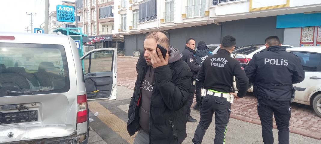 Kadın sürücü kaza yaptı! Çaptığı kişiyi görünce şoke oldu 6